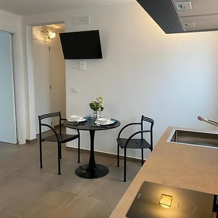Incantevole In Centro Pochi Passi Dal Mare Apartamento
